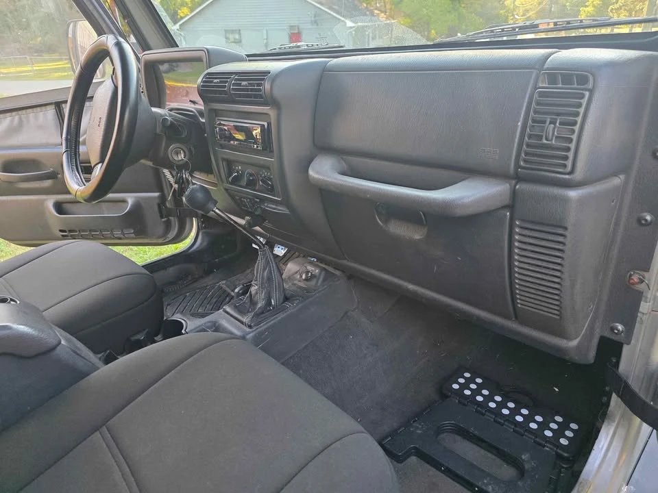 2002 Jeep TJ Wrangler - Image 10 of 11