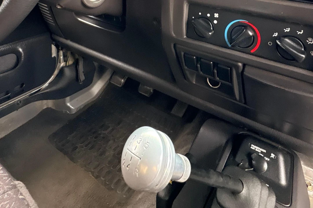 2002 Jeep TJ Wrangler - Image 28 of 31