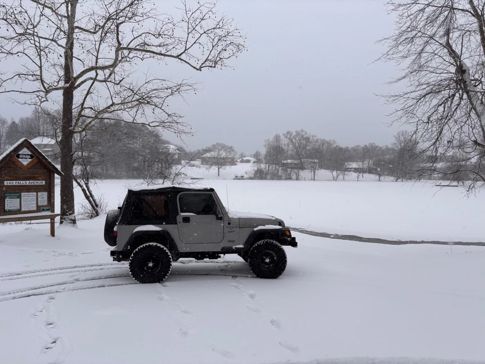 2002 Jeep TJ Wrangler - Image 2 of 17