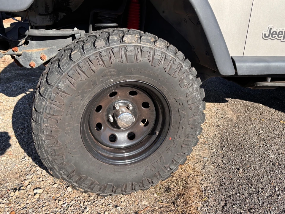 2002 Jeep TJ Wrangler - Image 9 of 17