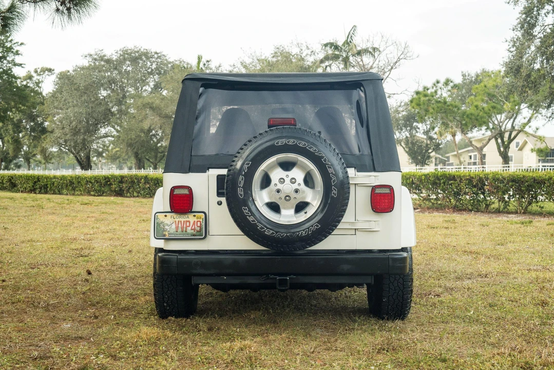 2002 Jeep TJ Wrangler - Image 5 of 31