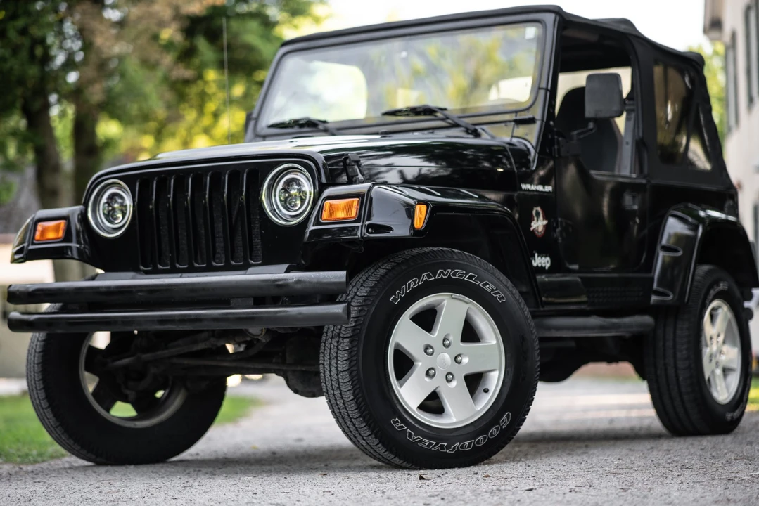 2002 Jeep TJ Wrangler - Image 21 of 31