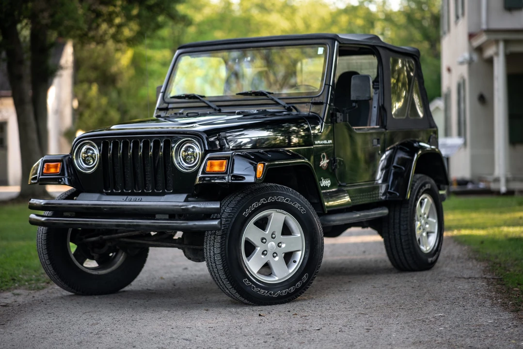 2002 Jeep TJ Wrangler - Image 24 of 31