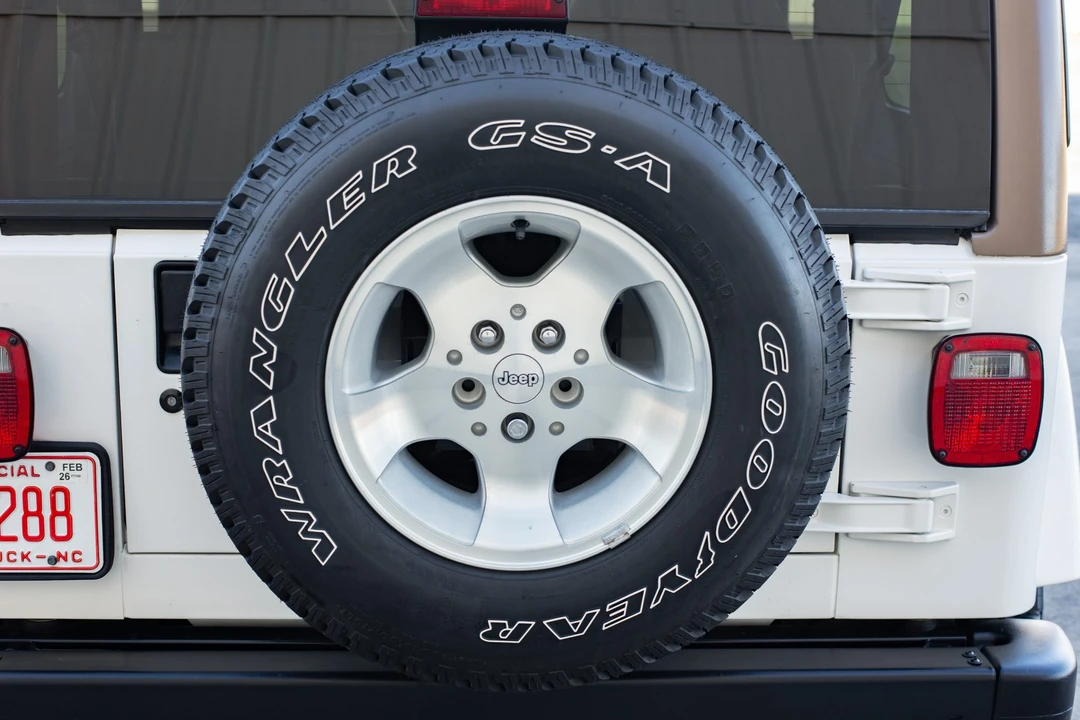 2002 Jeep TJ Wrangler - Image 24 of 31