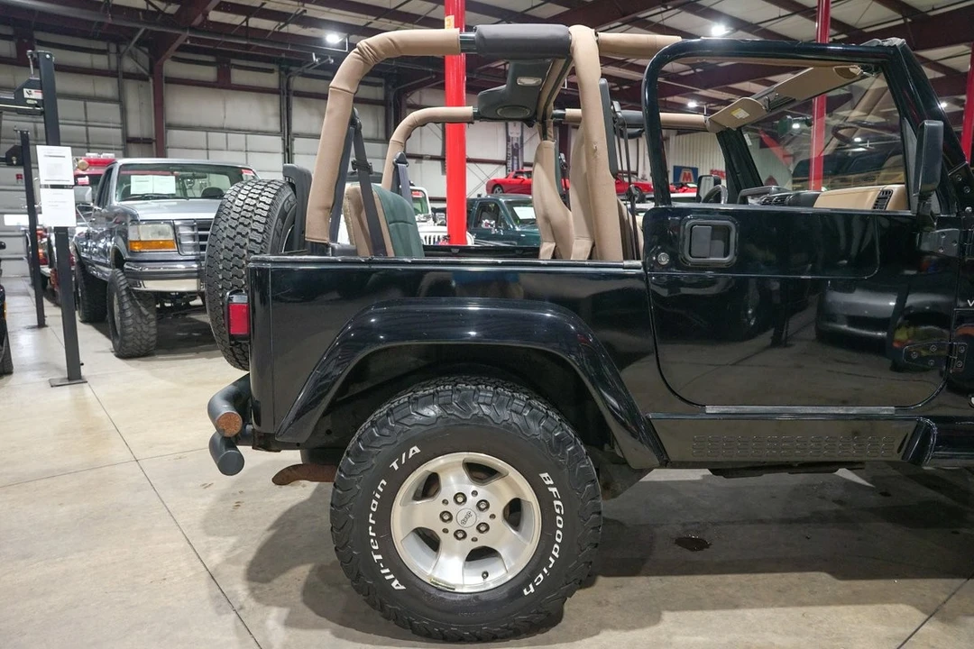 2002 Jeep TJ Wrangler - Image 9 of 31