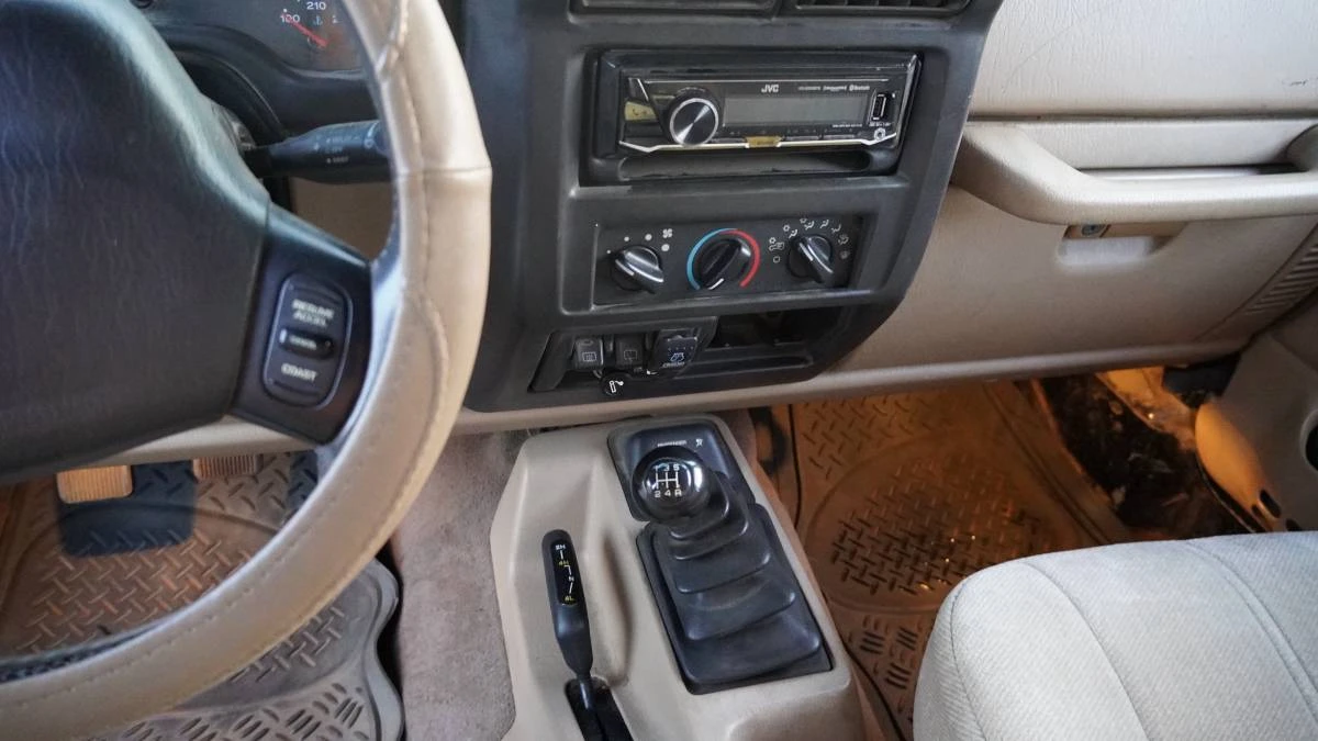 2002 Jeep TJ Wrangler - Image 9 of 20