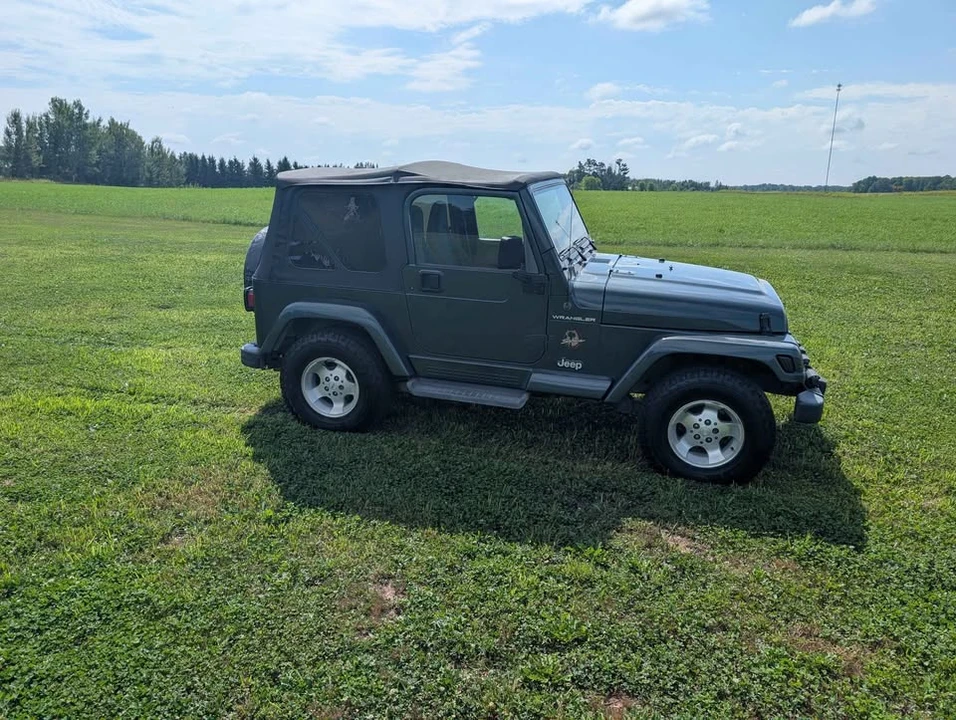 2002 Jeep TJ Wrangler - Image 2 of 5