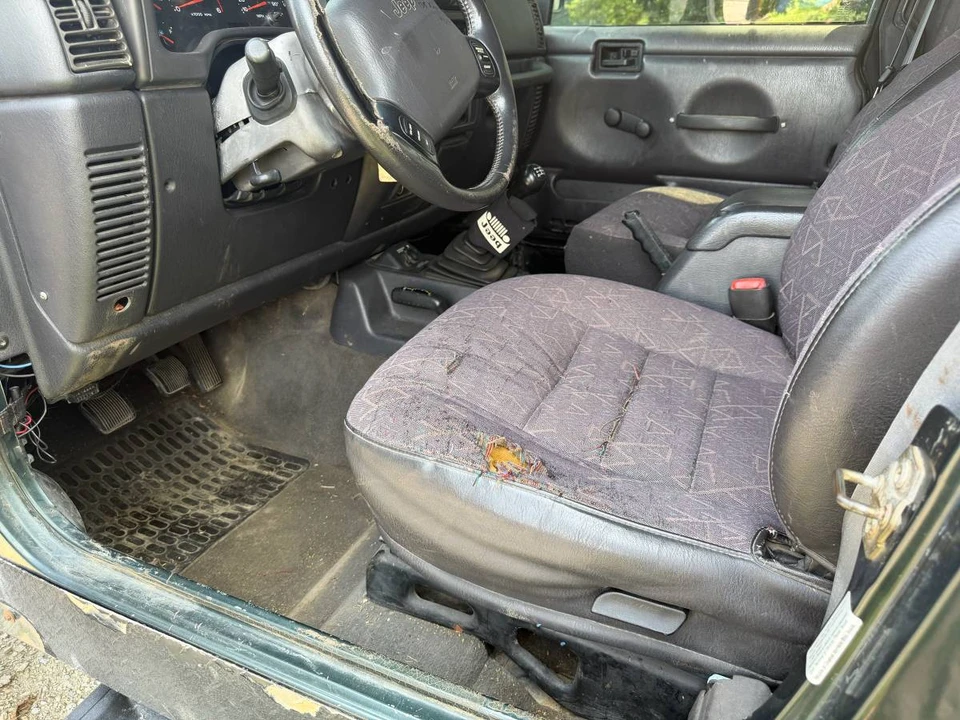 2002 Jeep TJ Wrangler - Image 10 of 13