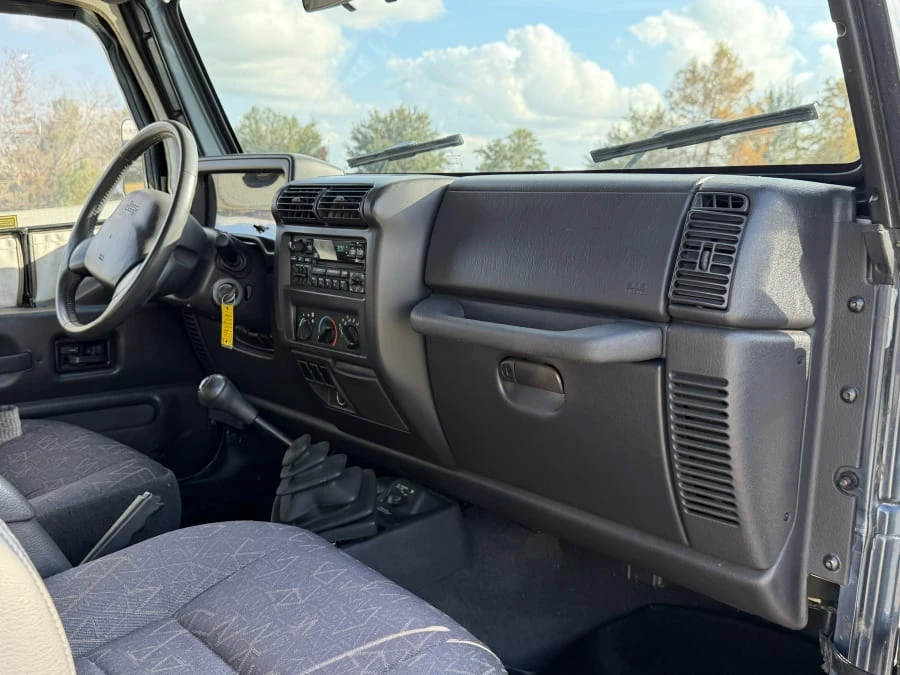 2002 Jeep TJ Wrangler - Image 15 of 20