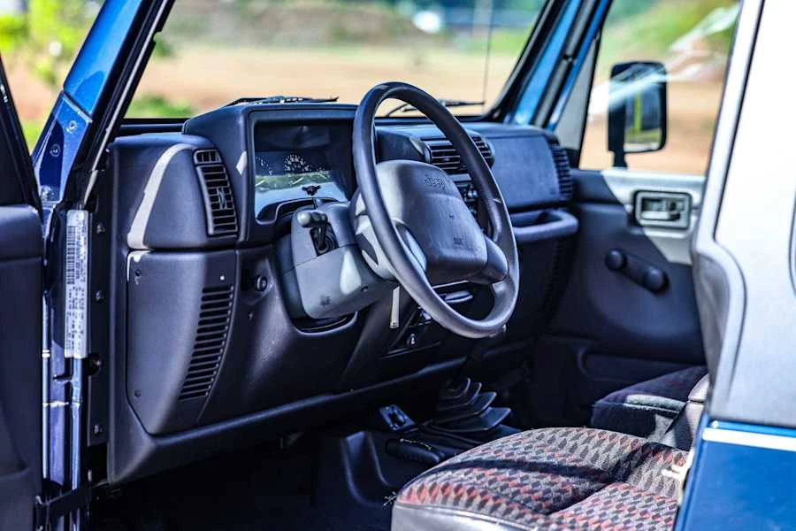 2002 Jeep TJ Wrangler - Image 18 of 31