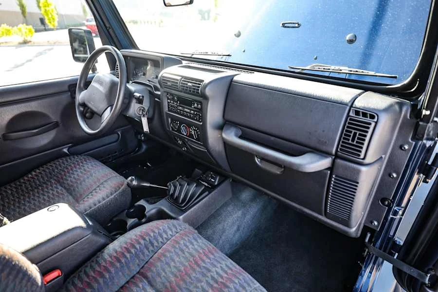 2002 Jeep TJ Wrangler - Image 25 of 31