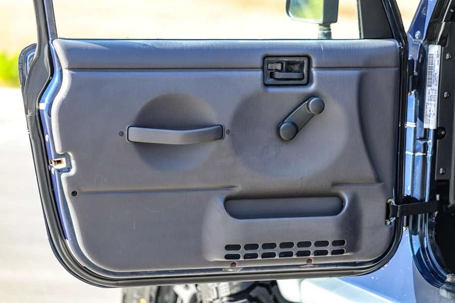 2002 Jeep TJ Wrangler - Image 19 of 31