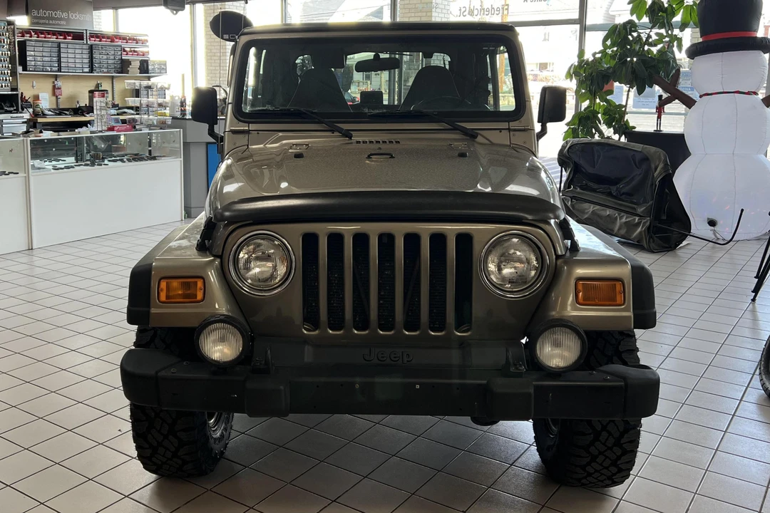 2002 Jeep TJ Wrangler - Image 2 of 31