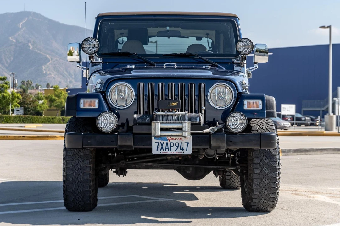 2002 Jeep TJ Wrangler - Image 2 of 31