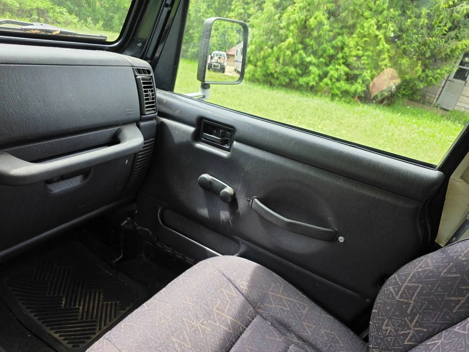 2002 Jeep TJ Wrangler - Image 13 of 15