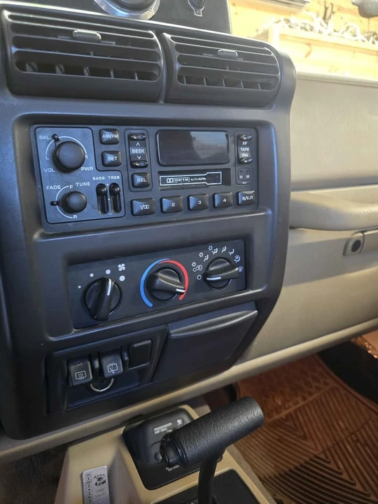 2002 Jeep TJ Wrangler - Image 9 of 10