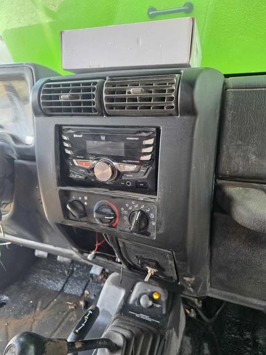 2002 Jeep TJ Wrangler - Image 13 of 14