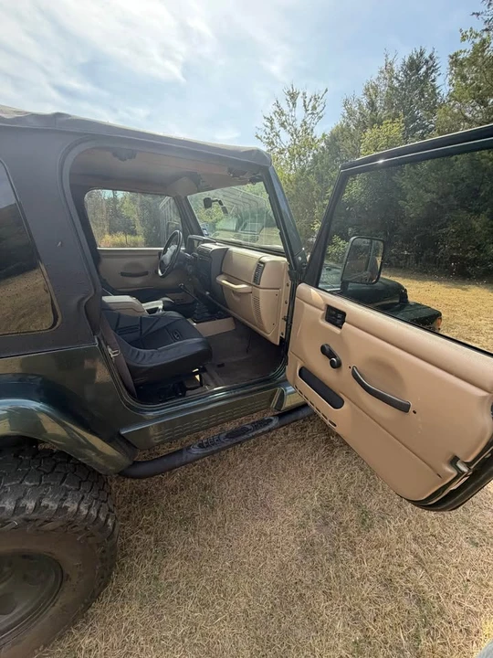2002 Jeep TJ Wrangler - Image 9 of 16