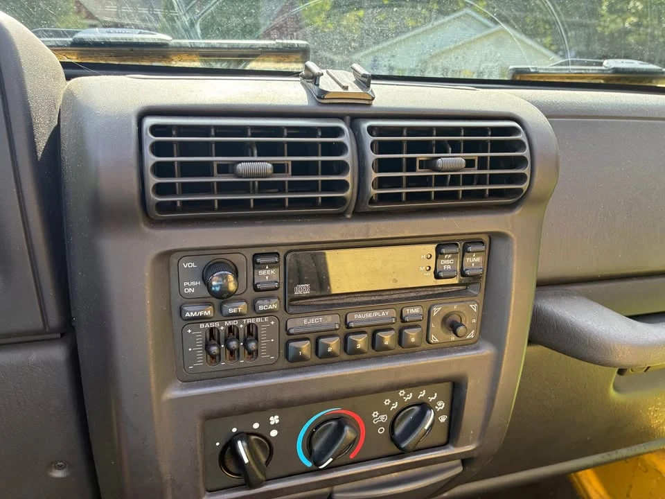 2002 Jeep TJ Wrangler - Image 4 of 8