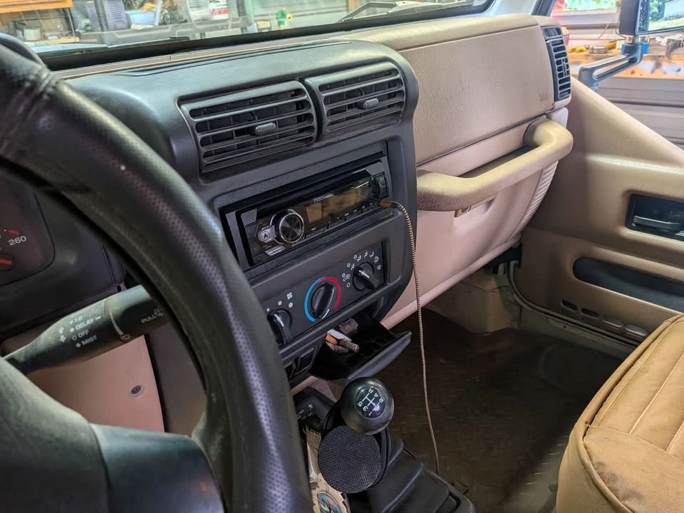 2002 Jeep TJ Wrangler - Image 10 of 13
