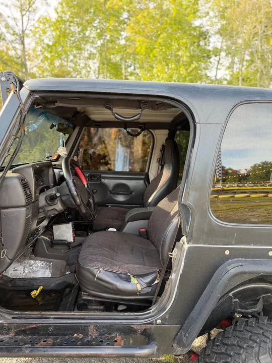 2002 Jeep TJ Wrangler - Image 9 of 20