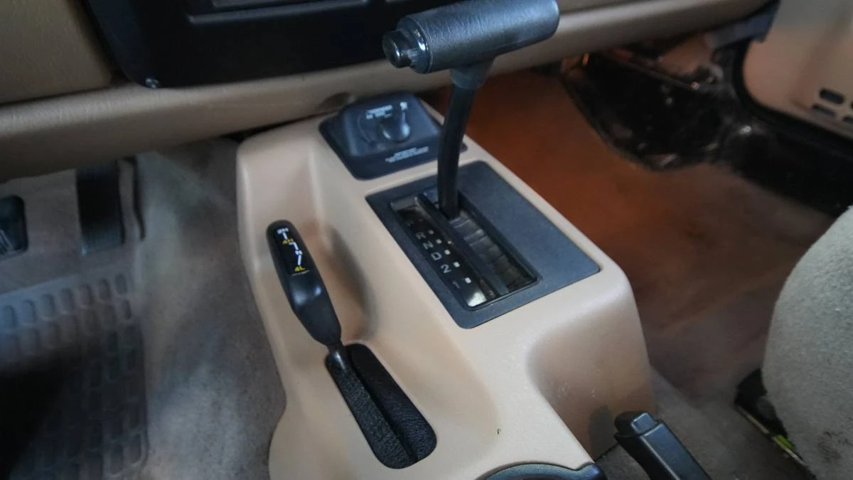 2002 Jeep TJ Wrangler - Image 15 of 23