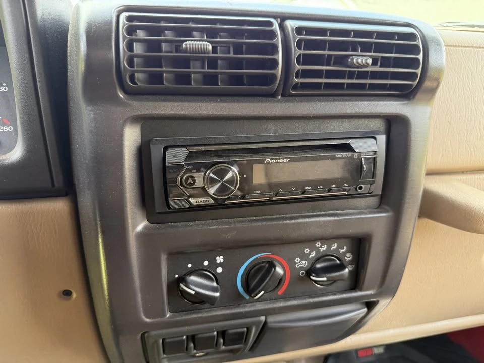 2002 Jeep TJ Wrangler - Image 15 of 18