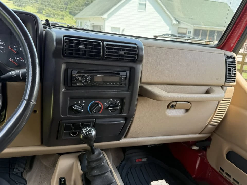 2002 Jeep TJ Wrangler - Image 16 of 18