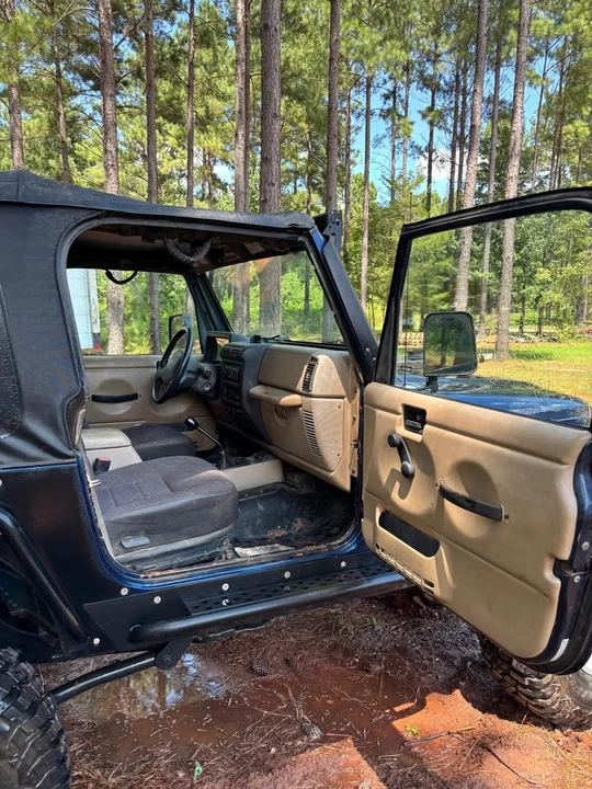 2002 Jeep TJ Wrangler - Image 10 of 11