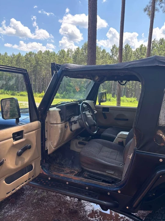 2002 Jeep TJ Wrangler - Image 9 of 11