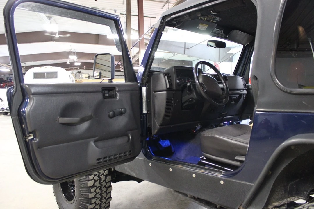 2002 Jeep Wrangler - Image 26 of 31