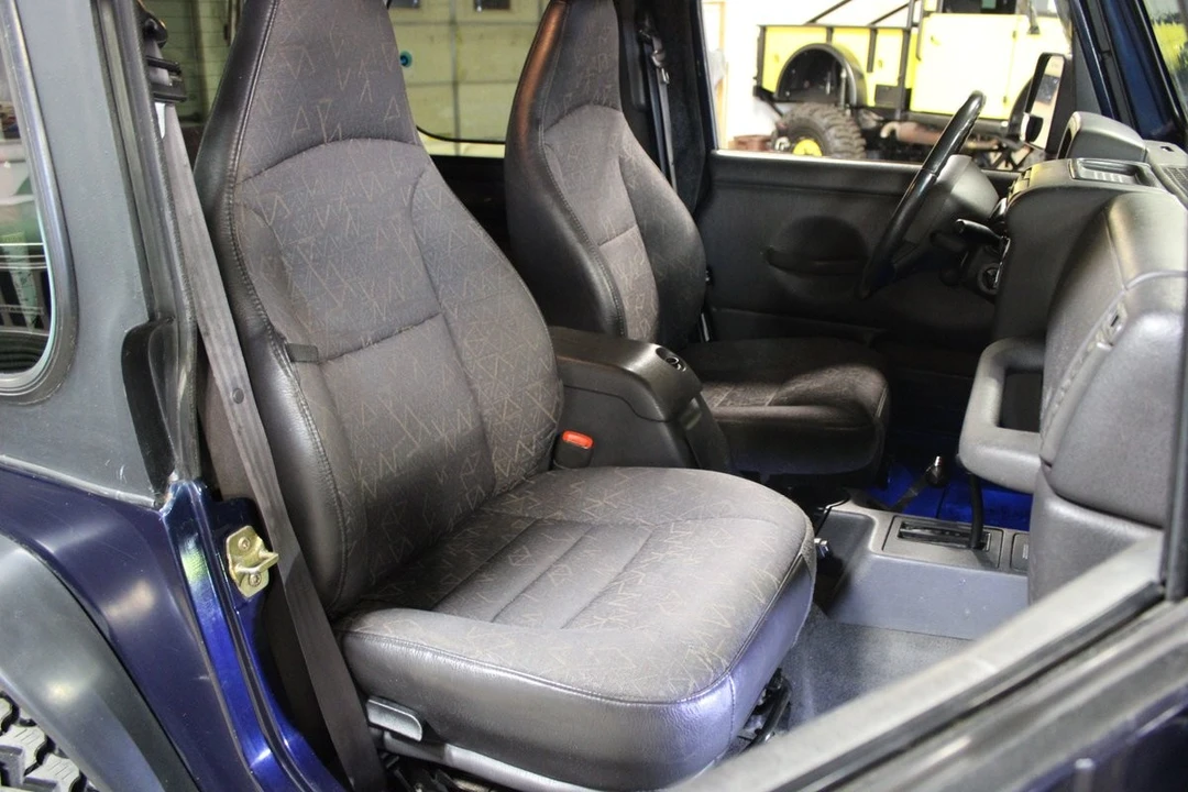 2002 Jeep Wrangler - Image 24 of 31