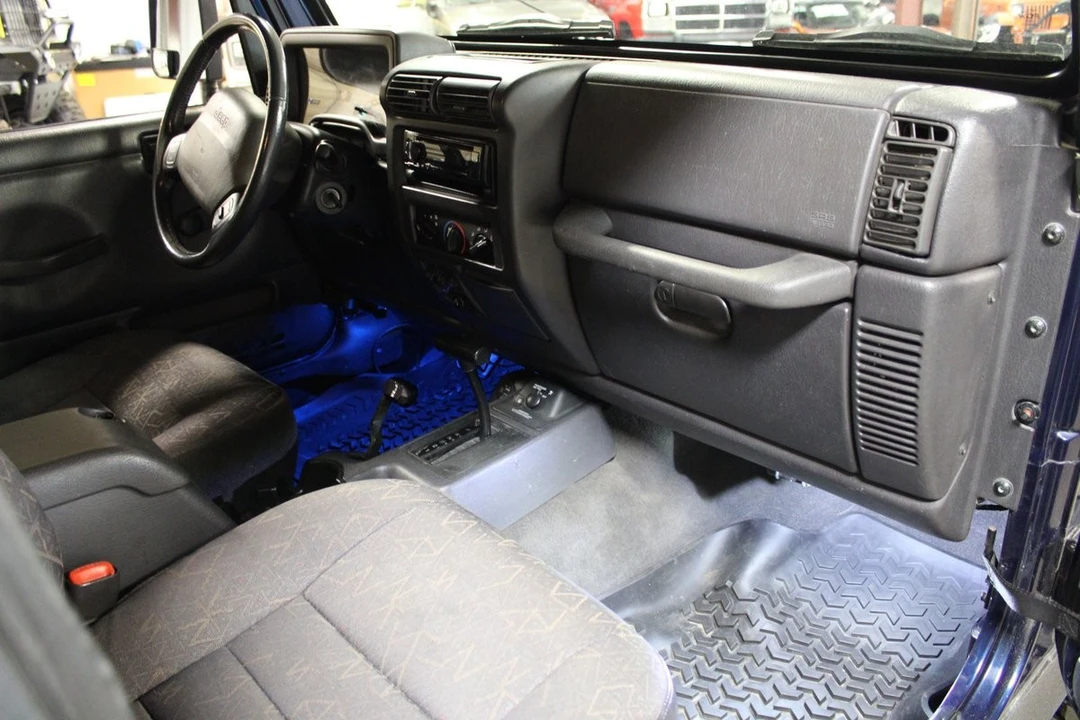 2002 Jeep Wrangler - Image 25 of 31