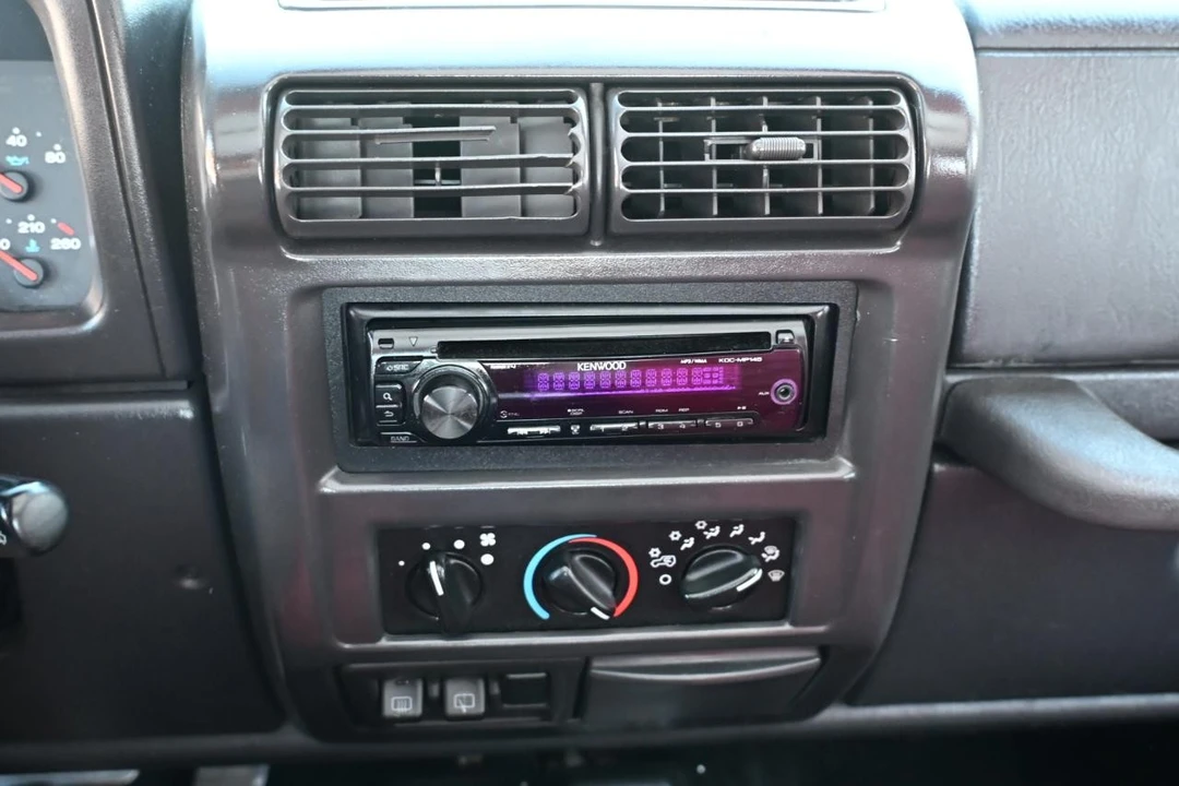 2002 Jeep TJ Wrangler - Image 22 of 31