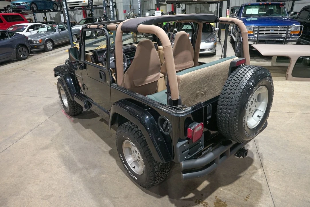 2002 Jeep - Image 16 of 31