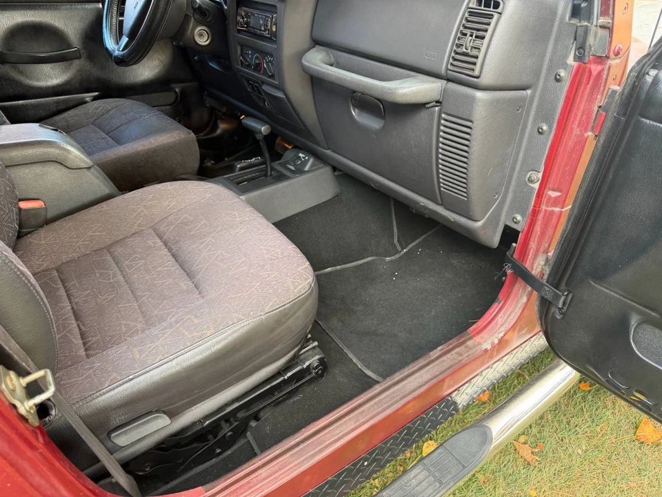 2002 Jeep TJ Wrangler - Image 16 of 19