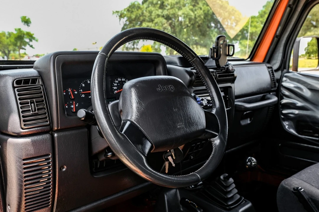 2002 Jeep TJ Wrangler - Image 17 of 31