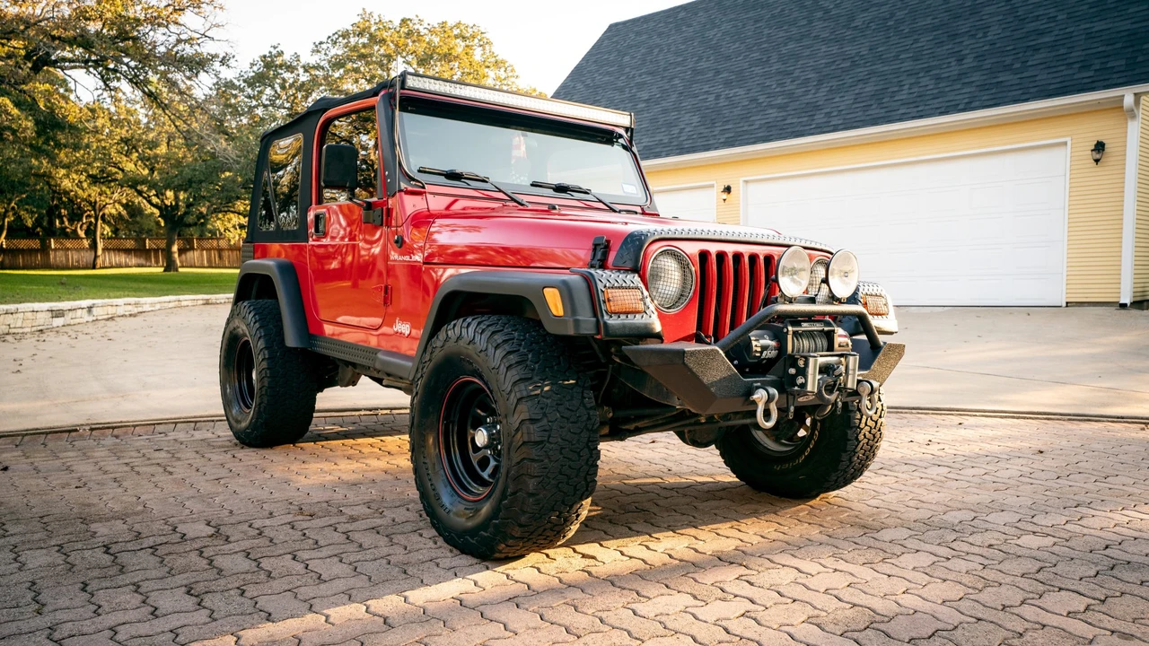 2002 Jeep TJ Wrangler - Image 2 of 31