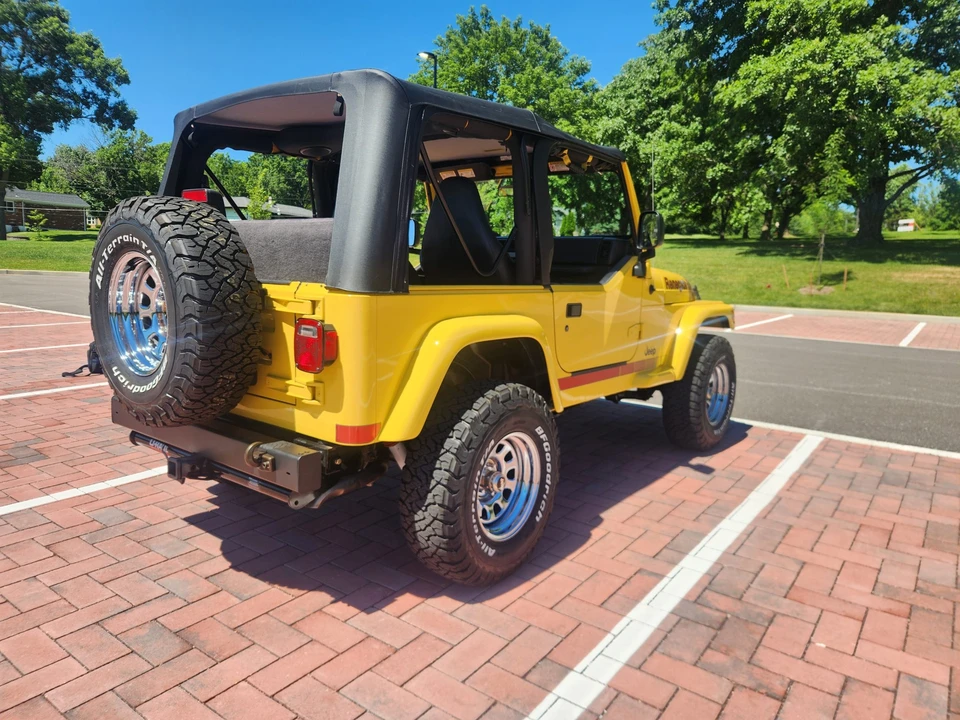 2002 Jeep TJ Wrangler - Image 17 of 31