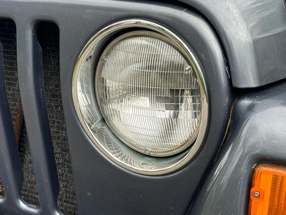 2002 Jeep TJ Wrangler - Image 17 of 18