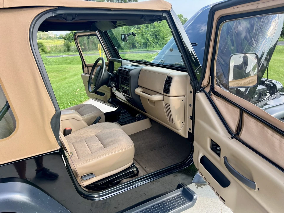 2002 Jeep TJ Wrangler - Image 28 of 31