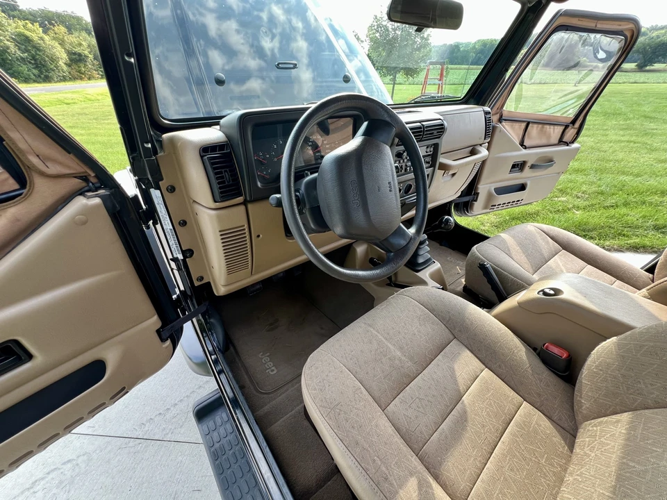 2002 Jeep TJ Wrangler - Image 25 of 31