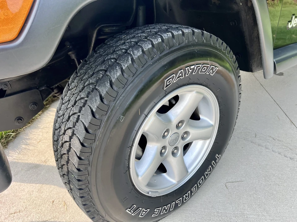 2002 Jeep TJ Wrangler - Image 21 of 31