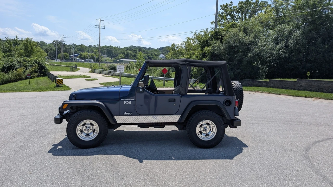 2002 Jeep TJ Wrangler - Image 15 of 31