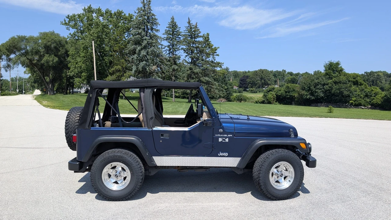 2002 Jeep TJ Wrangler - Image 11 of 31