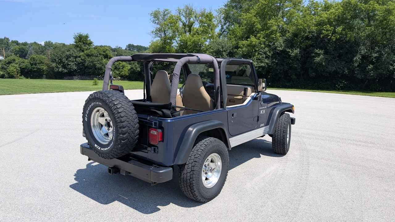 2002 Jeep TJ Wrangler - Image 7 of 31