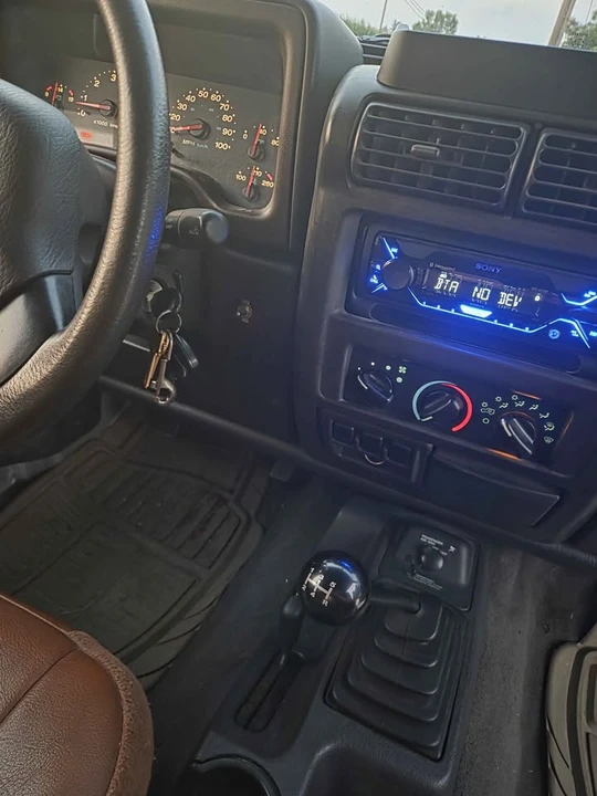2002 Jeep TJ Wrangler - Image 11 of 12
