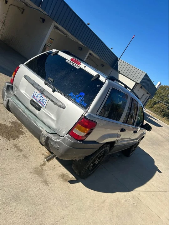 2002 Jeep WJ Grand Cherokee - Image 2 of 4