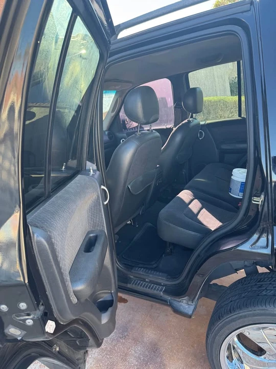 2002 Jeep KJ Liberty - Image 10 of 11