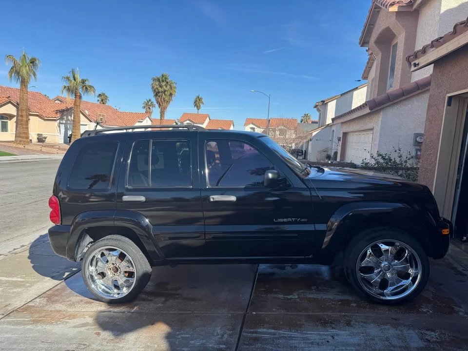 2002 Jeep KJ Liberty - Image 3 of 11